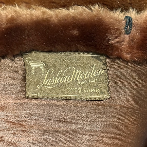 Cherry & Webb Co. - Genuine Laskin Mouton Dyed Lamb Fur Coat - Vintage Fur Coat - Picture 7 of 9